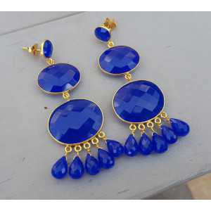 Vergoldete Ohrringe mit Kobalt-blauer Chalcedon