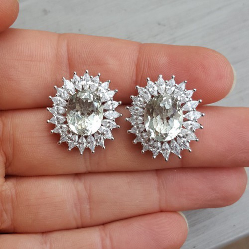 Zilveren oorbellen gezet met groene Amethist en Zirkonia