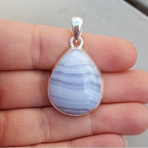 Zilveren hanger met druppelvormige cabochon blauw Lace Agaat