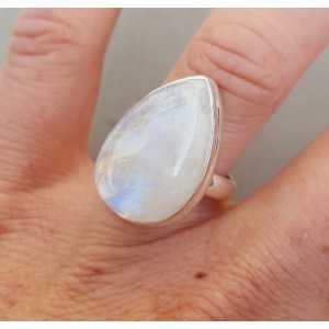 Zilveren ring met druppelvormige cabochon Maansteen 17.5 mm