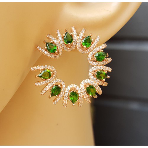 Rosé vergulde oorbellen gezet met Chroomdiopsiet