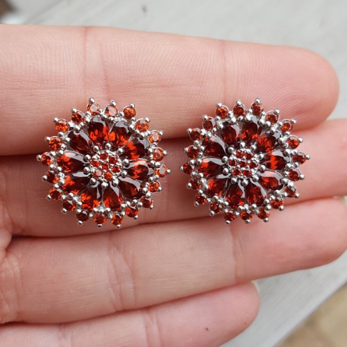 Zilveren edelsteen oorbellen gezet met Granaten