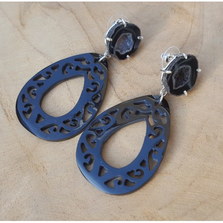 Zilveren oorbellen met Agaat geode en zwarte Buffelhoorn