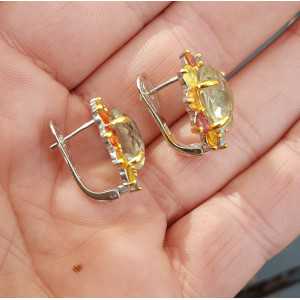Zilveren oorbellen met Saffieren en groene Amethist