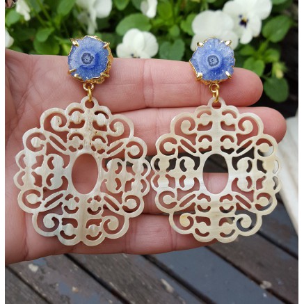 Goud vergulde oorbellen met Solar quartz en Buffelhoorn