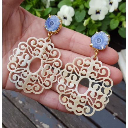 Goud vergulde oorbellen met Solar quartz en Buffelhoorn