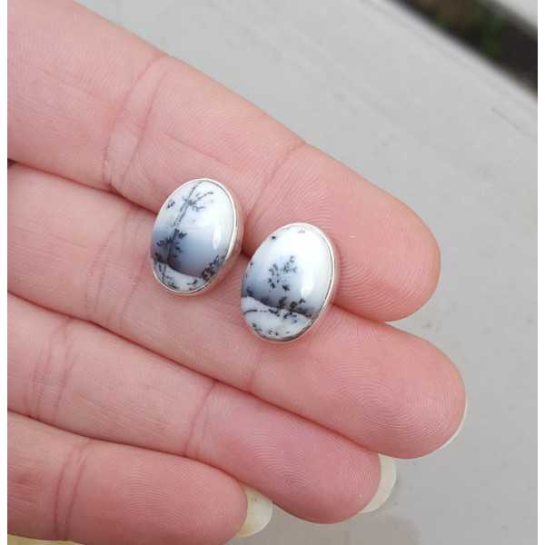 Silver oorknoppen set with oval Dendrite Opal