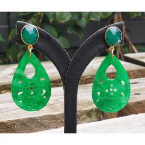 Vergoldete Ohrringe mit geschnitzten Jade und grüner Onyx