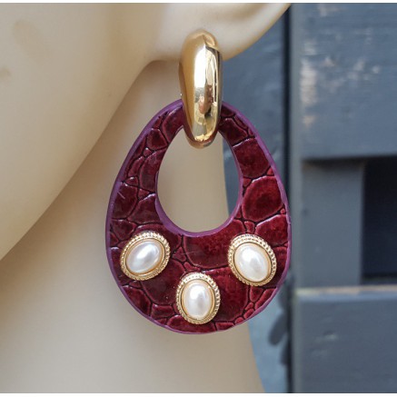 Goud vergulde creolen met bordeaux rode oorhangers van Ecoleather en ornamenten