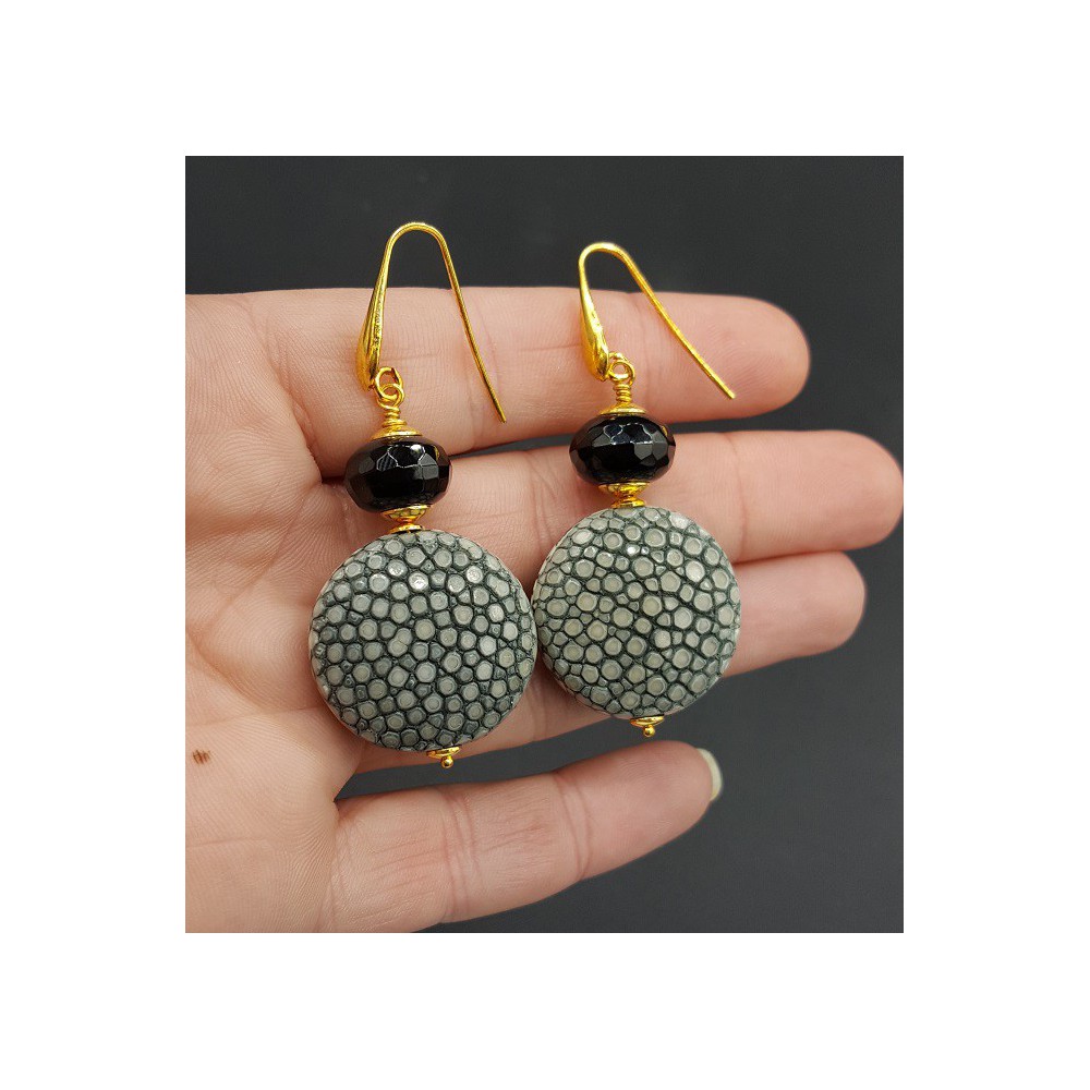 Earrings with black Onyx and grey Roggenleer