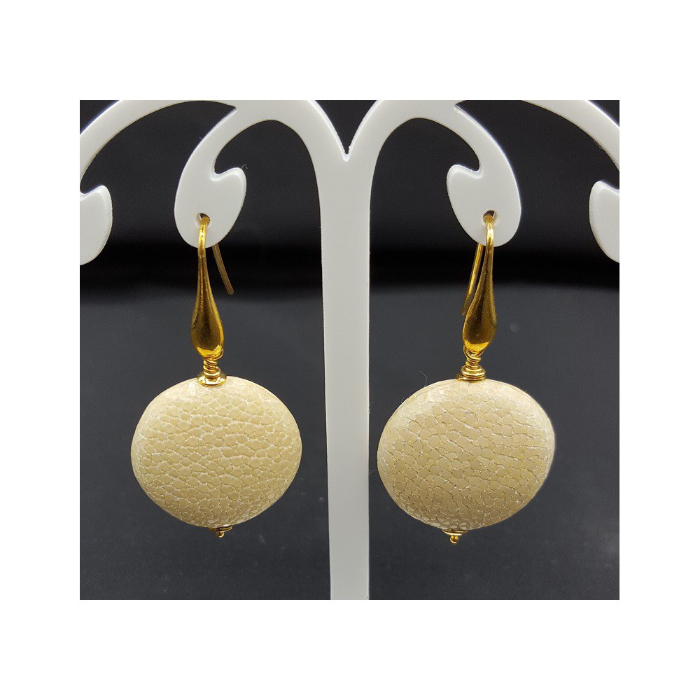 Oorbellen met beige Roggenleer