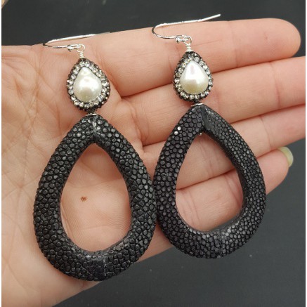 Oorbellen met open druppel zwart Roggenleer Parel en kristallen