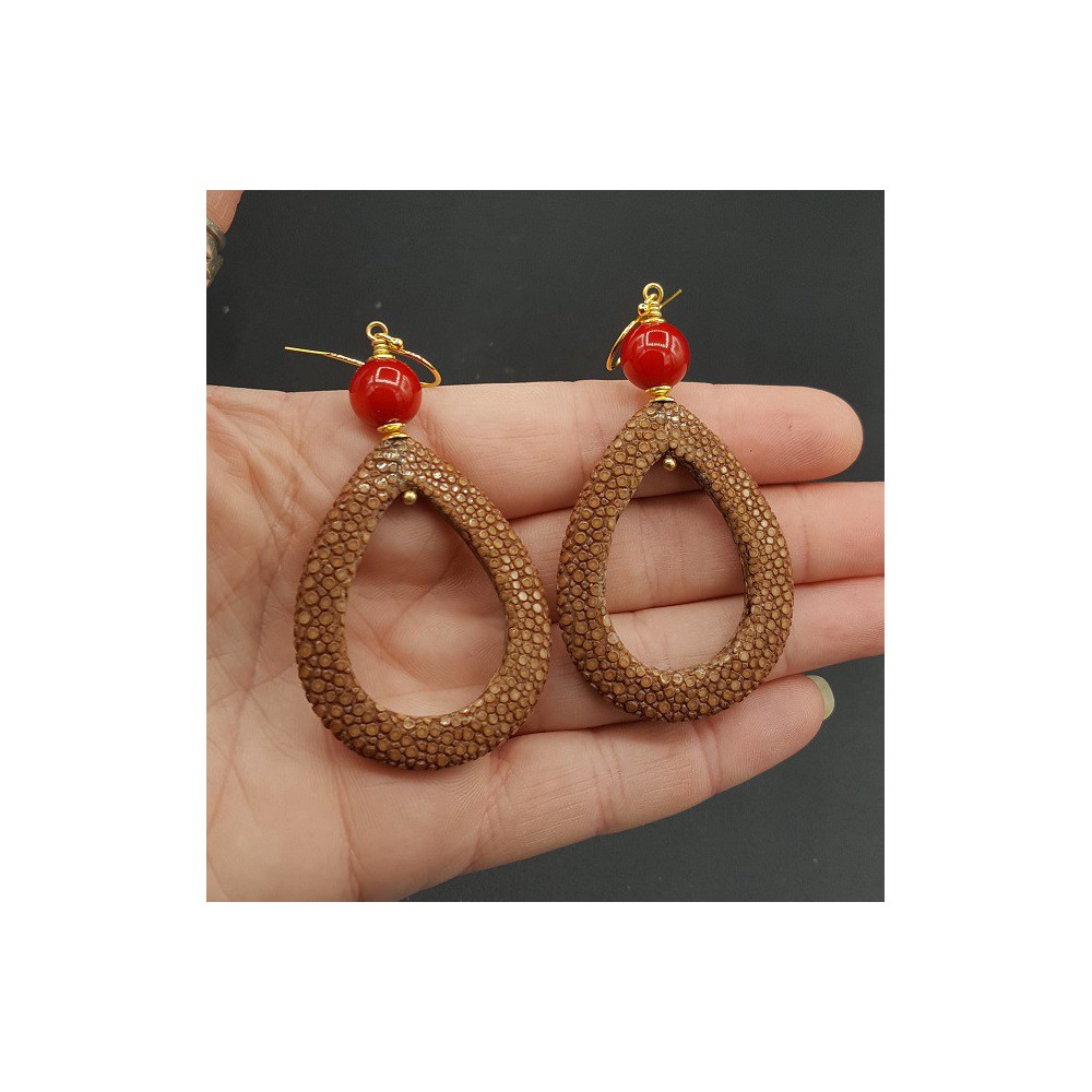 Oorbellen met open druppel bruin Roggenleer en Koraal