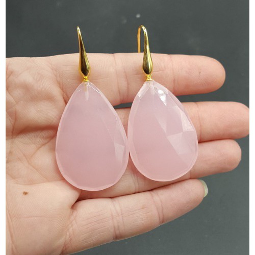 Goud vergulde oorbelle met grote roze Chalcedoon briolet