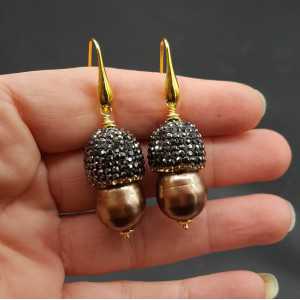 Gold plated earrings with Pearl and crystals