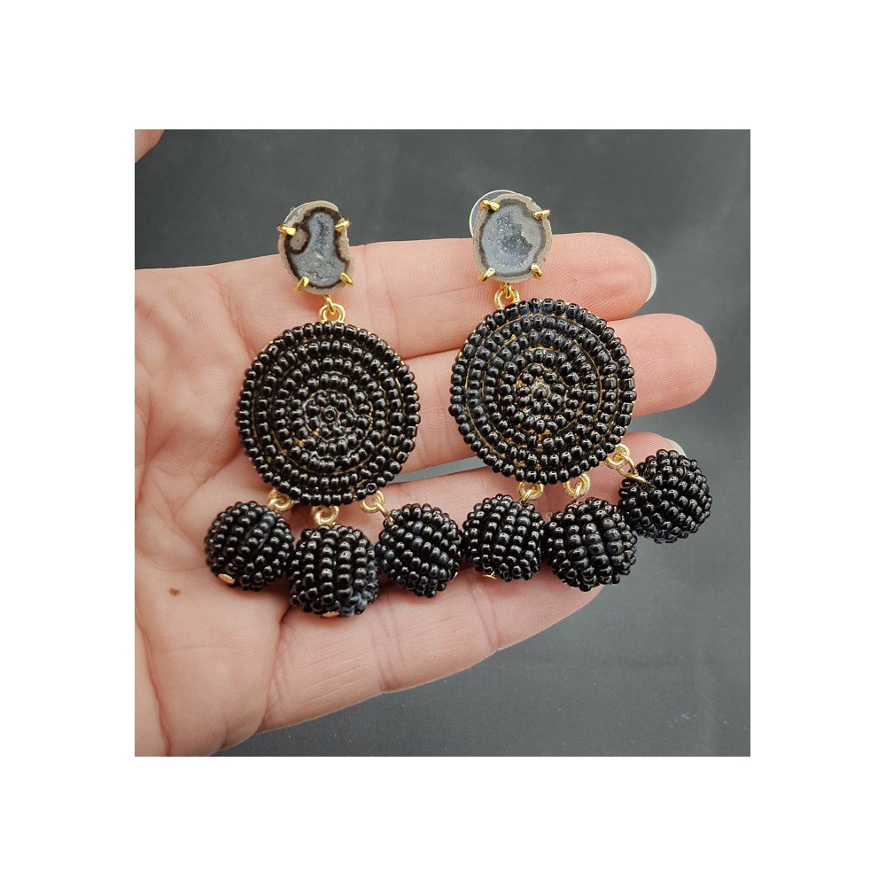 Black beaded earrings and Agate geode