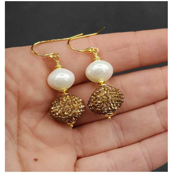 Gold plated earrings with shell Pearl and golden crystal