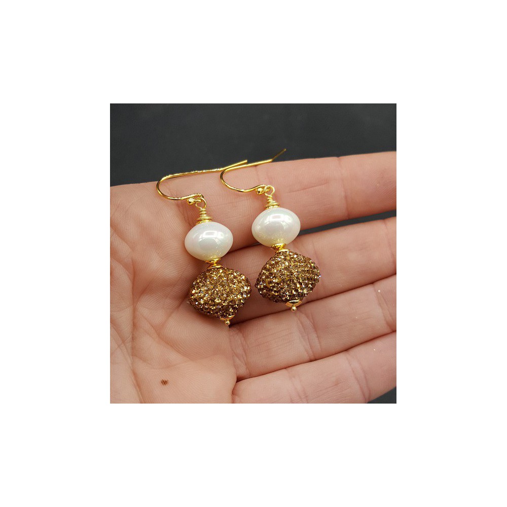 Gold plated earrings with shell Pearl and golden crystal