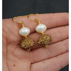 Vergoldete Ohrringe mit Muschel Perlen und Goldenen Kristall