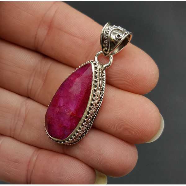 Silver pendant with narrow teardrop shaped Ruby edited setting
