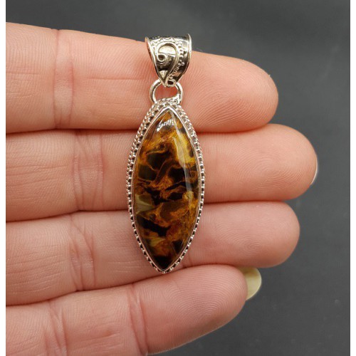 Zilveren hanger met marquise Pietersiet in bewerkte setting