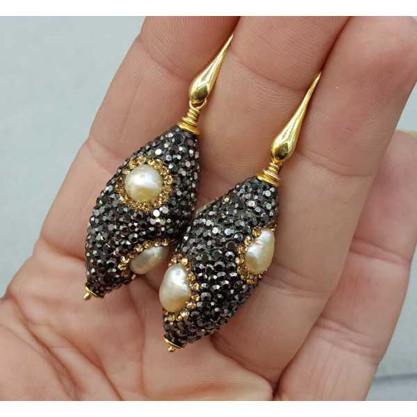 Gold plated earrings with marquise pendant with crystals and freshwater Pearl