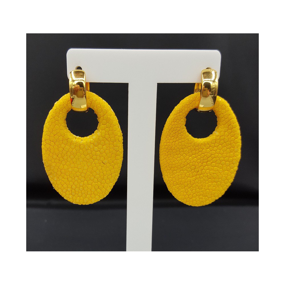 Creolen met ovale gele Roggenleer hanger