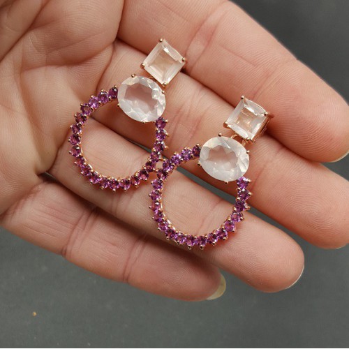 Rosé goud vergulde oorbellen met Rozenkwarts en Rhodoliet Granaat