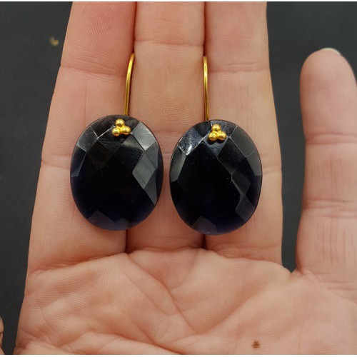 Goud vergulde oorbellen met ovale Saffier blauwe quartz