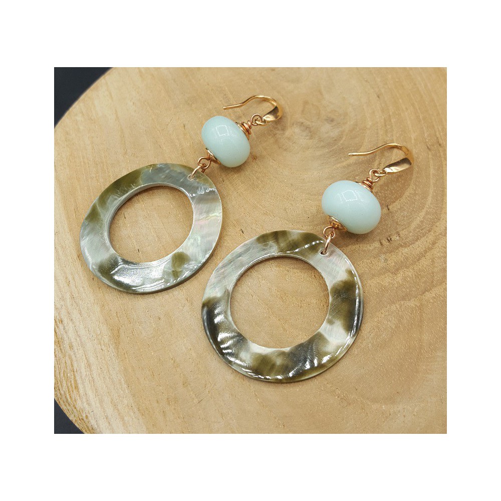 Oorbellen met Amazoniet en schelp