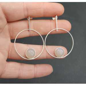Zilveren oorbellen met ronde grijze Chalcedoon