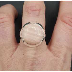 Zilveren ring gezet met ronde roze Opaal 18.5 mm