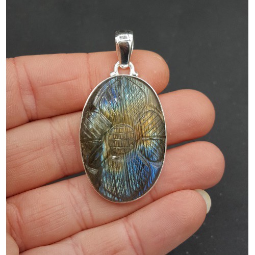 Zilveren hanger met ovale uitgesneden Labradoriet