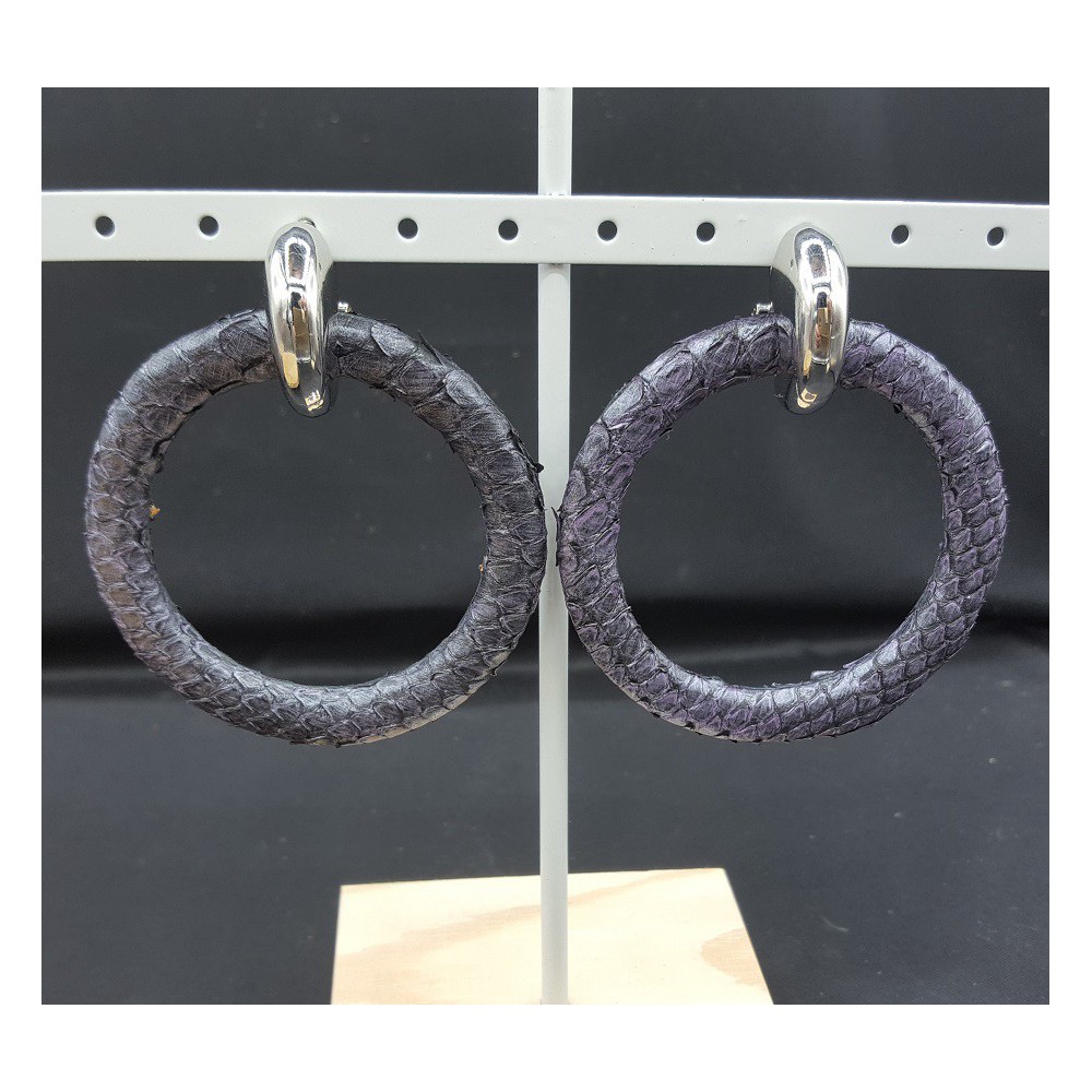 Creolen met metallic grijze ring van Slangenleer