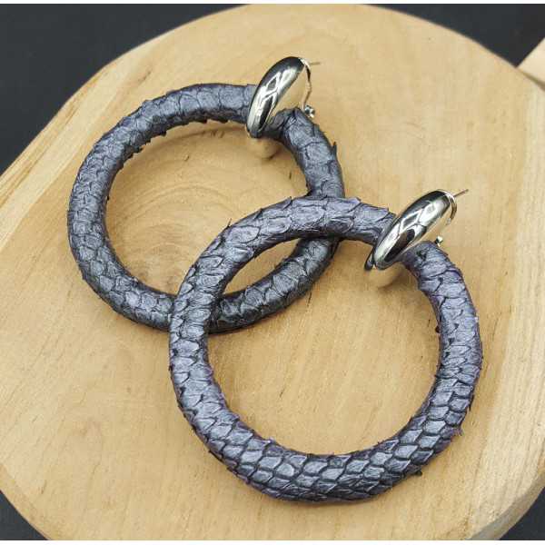 Creolen met metallic grijze ring van Slangenleer