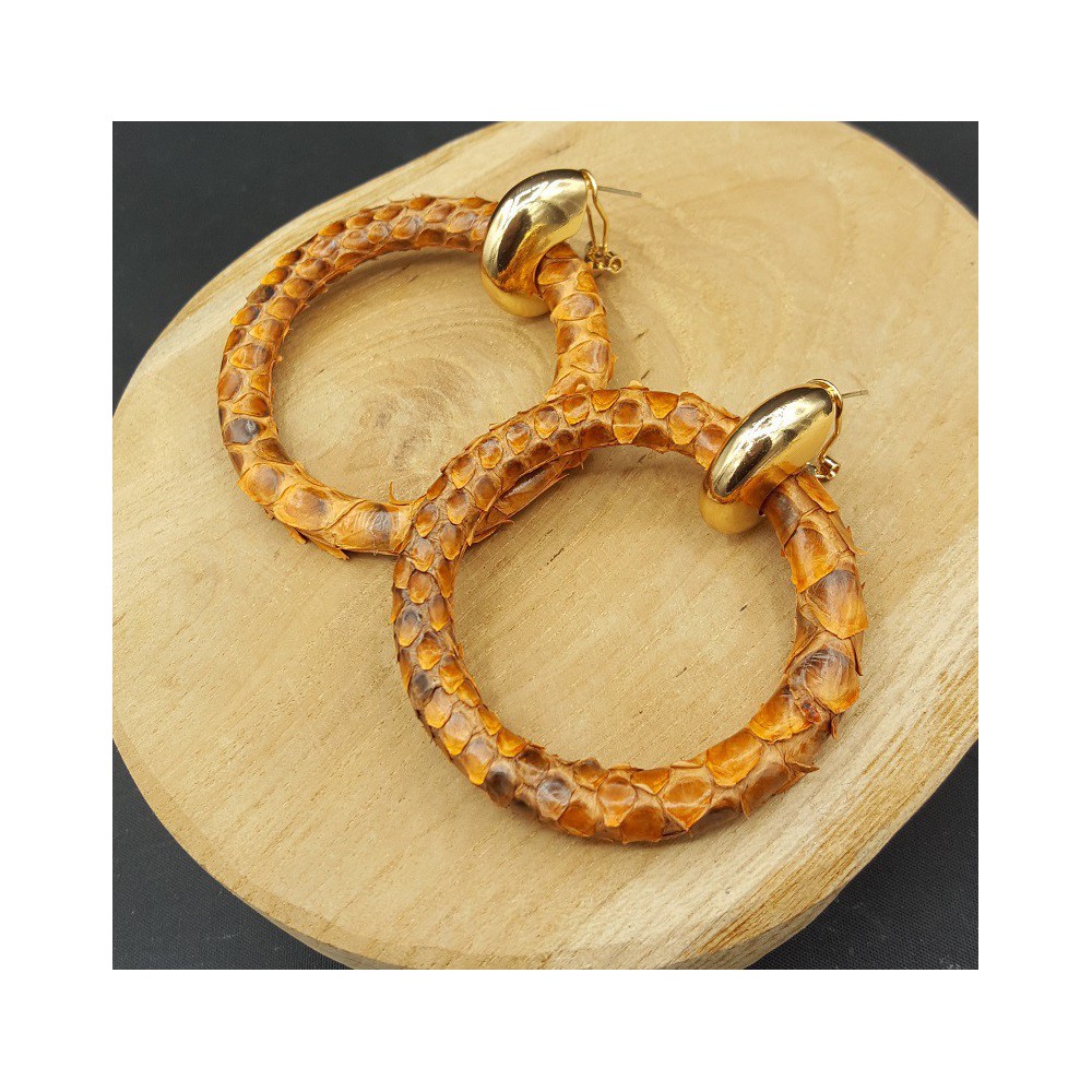 Creolen met licht bruine ring van Slangenleer