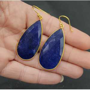 Goud vergulde oorbellen met grote smalle Lapis Lazuli