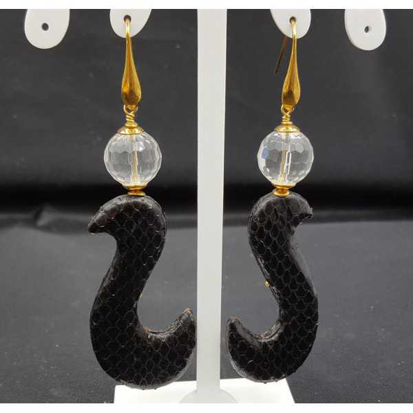 Oorbellen met Bergkristal en zwarte hanger van Slangenleer