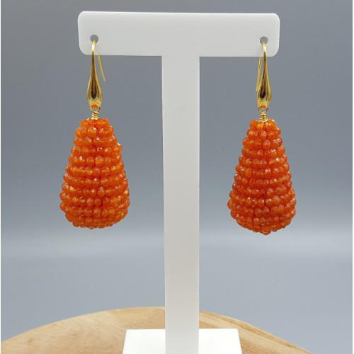 Goud vergulde oorbellen met grote druppel van Carneool