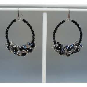 Silber-Ohrringe mit schwarzen und silbernen Kristallen