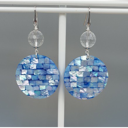 Oorbellen met ronde schelp hanger en Bergkristal