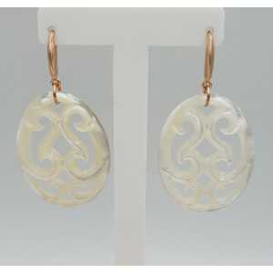Earrings with oval cut mother of Pearl