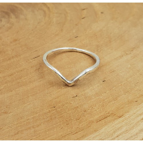 Zilveren V ring 17 of 18 mm