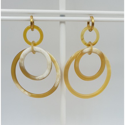 Creolen met ringen van Buffelhoorn