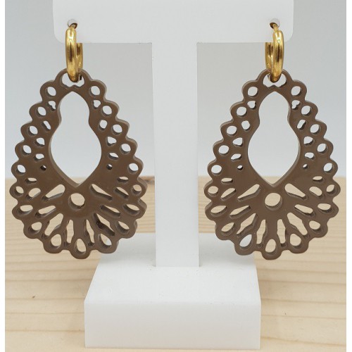 Creolen met beige bruine uitgesneden Buffelhoorn