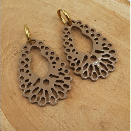 Creolen met beige bruine uitgesneden Buffelhoorn