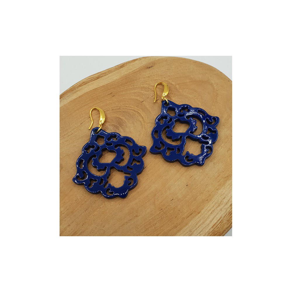 Earrings with blue lacquered buffalo horn