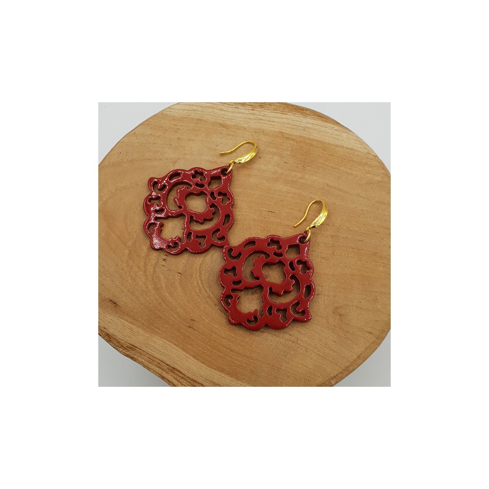 Oorbellen met rood gelakte Buffelhoorn