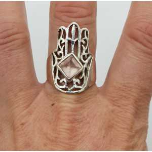 Zlveren Hamsa hand ring gezet met Rozenkwarts 19 mm