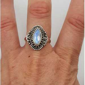 Zilveren ring gezet met marquise facet Maansteen 18.5 mm